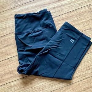 VSX Victoria’s Secret Sport Knockout Cropped Legging